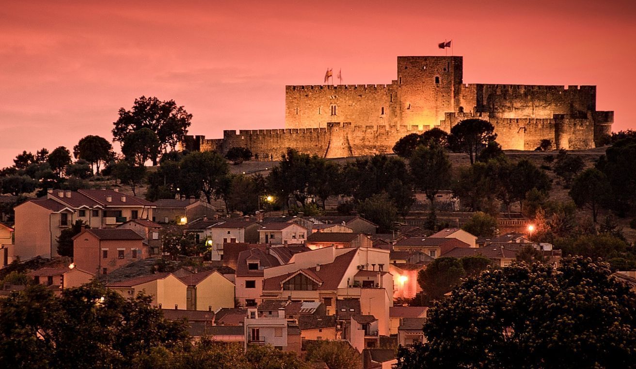 Castillo de La Adrada y alrededores