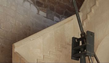 7. La gran escalera image