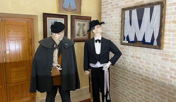 Stop 4.  Oficial uniform of Tiraor image