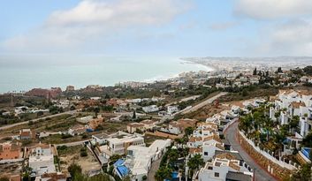 Benalmádena, Essential image