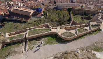 8. Horno de Pan o Tahona y asentamientos de artillería image