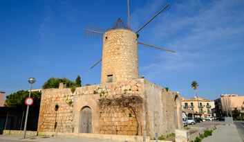 Molinos de viento y Es Quadrat: el alma agrícola de Llucmajor  image