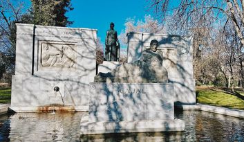 Monumento a Santiago Ramón y Cajal image