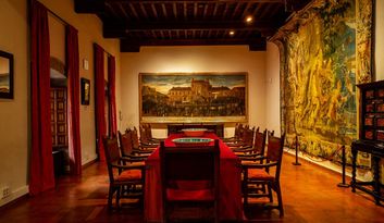 6. Sala Santillana image