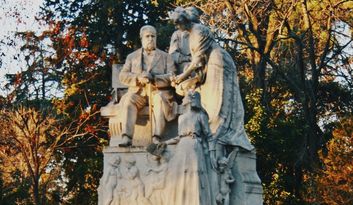 26. Monument to Ramón de Campoamor image