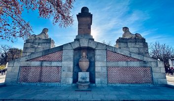 28. Fuente Egipcia image