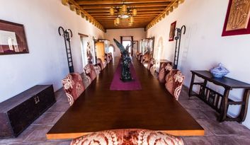 6. Sala de armas image