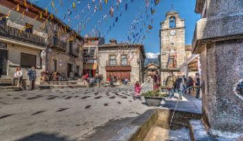 4. La Plaza image