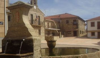 Peñaparda. Village image