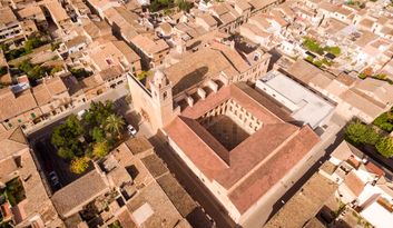 Claustro de Sant Bonaventura: un refugio de paz y cultura  image