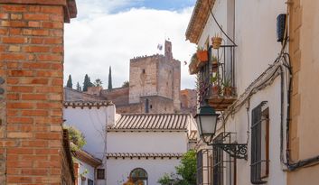 "pescando" en la Placeta de la Cruz Verde image