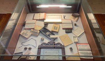 Parada 9. Elementos personales del Fundador de la Asociación de Mayordomos. Armas antiguas utilizada image