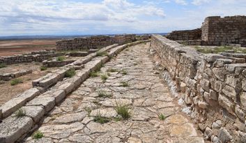 (17) Commercial district image