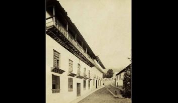 Historia de La Casa de Los Balcones image