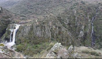 Cascada de Abelón image