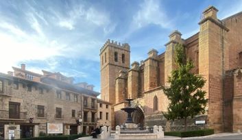 Plaza de la Iglesia image