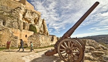 9. The Cannon, The Tower of La Pardala, the Hanging Latrines and the Guard of El Cadró image