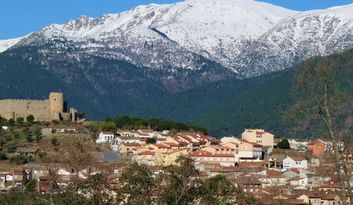 1. La Adrada image