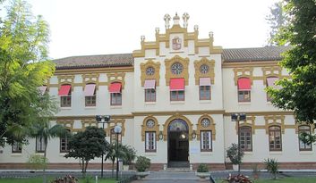 Cultural center La Térmica image