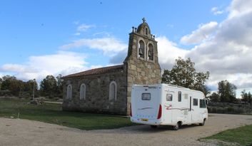 Mombuey. Services image