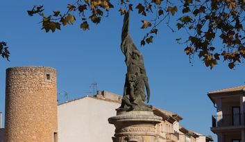 Monument to Jaume III and the Molí d’en Pou: History Between Stone and Wind image