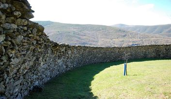 Lubián. Cortello dos lobos image